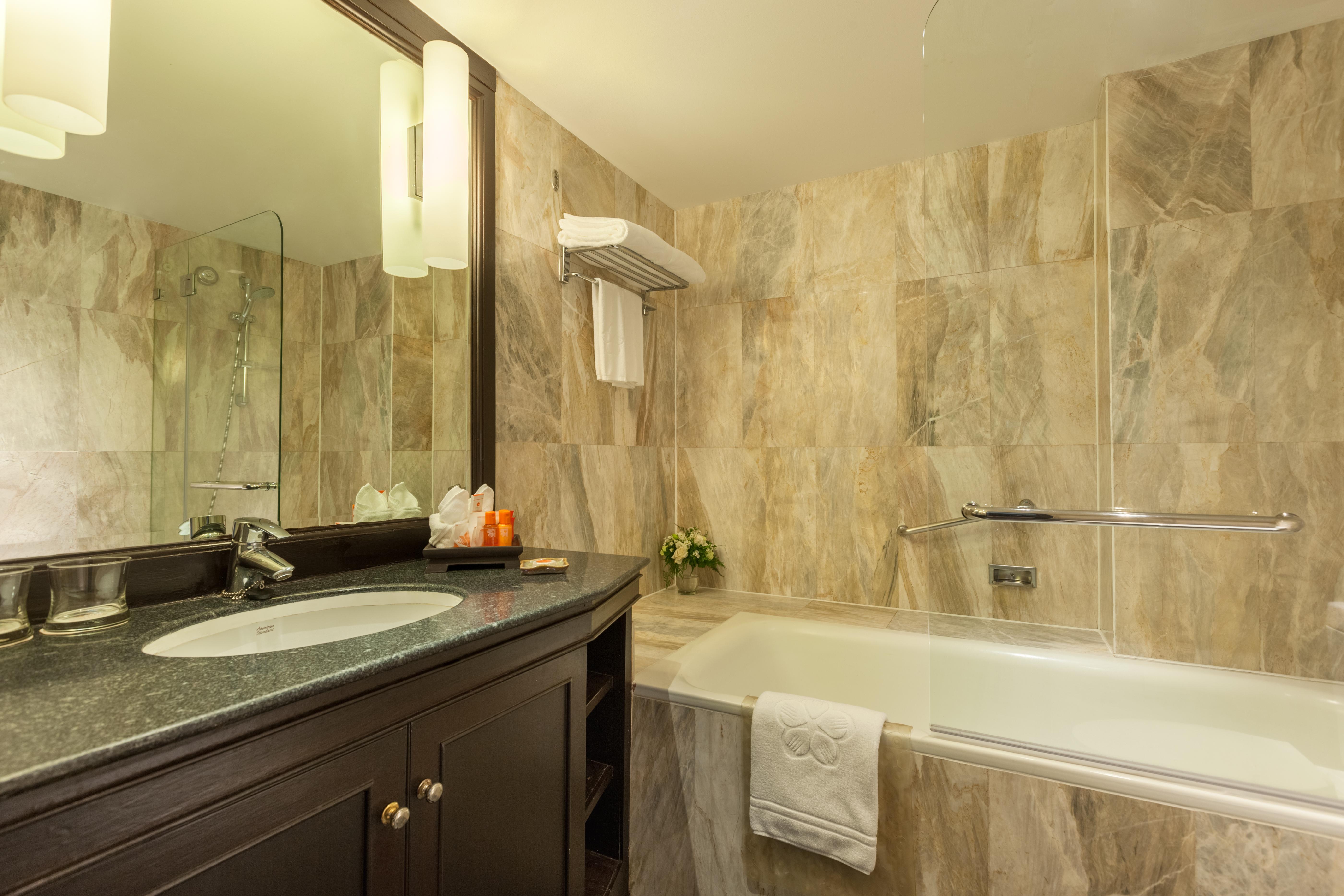 Rembrandt Hotel&suites Sha Certified Bangkok