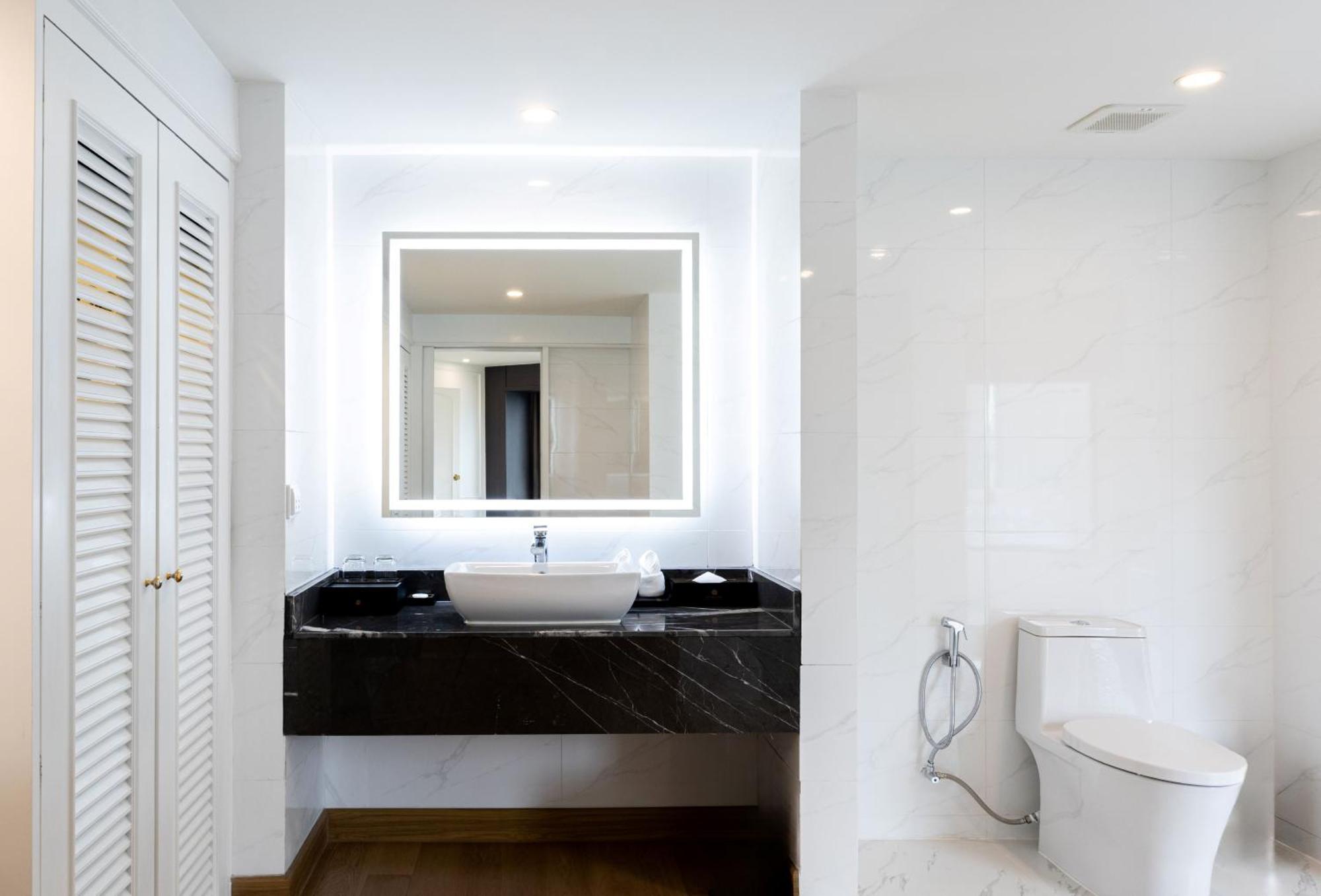 Hotel Rembrandt Hotel&suites Sha Certified 4*